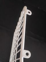 étagères murales métal quadrillé