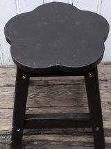 tabouret en bois noir