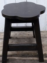 tabouret en bois noir