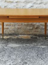 Table modulable en hauteur et longueur .