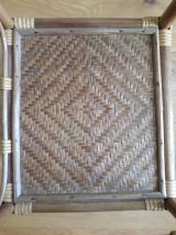 Étagère en rotin clair avec cannage