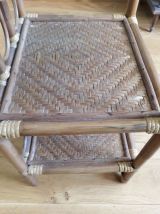 Étagère en rotin clair avec cannage