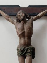 Magnifique Christ en croix, polychrome, du 17e siecle