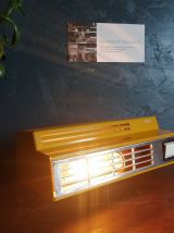 Lampe vintage industrielle métal chauffage "Jaune Frisquet"