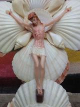 Lampe en coquillages ( le Christ) 