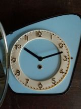 Horloge formica vintage pendule silencieuse asymétrique Bleu