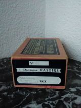 Ancienne boite en carton (Rasoirs de Thiers)