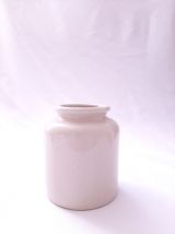 1 Vase grès Hauteur 12.5cm couleur blanc cassé