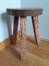 Tabouret tripode brutaliste wabi sabi