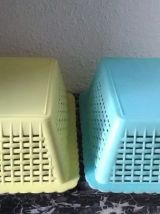 Deux panières à pain en plastique (Années 60)