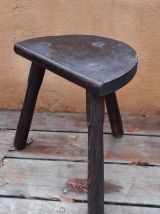 Tabouret tripode de traite/de ferme bois foncé, brutaliste 