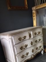 Commode blanche patinée style Louis XV