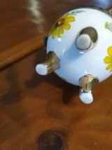 Boîte en forme d'oeuf