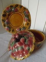 Joli confiturier barbotine Sarreguemines décor fraises