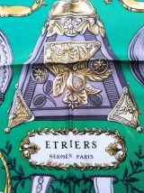 Carré Hermès « Étriers » dessiné par Françoise de la Perr