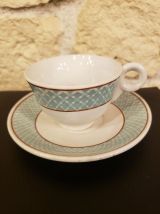 7 tasses + 8 sous tasses porcelaine opaque