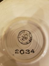 7 tasses + 8 sous tasses porcelaine opaque