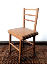 Trois chaises miniatures