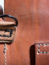 Robustes cartouchières militaires en cuir