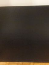 Tête de lit en bois avec éclairage intégré et étagères 