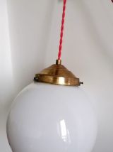 Suspension en opaline années 1950