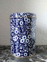 Boite en tôle bleue (décor floral)