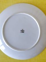 Assiette en porcelaine de  style Imari 