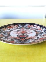 Assiette en porcelaine de  style Imari 