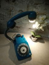Lampe déco récup' upcycling téléphone vintage '80