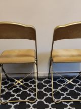 chaises pliantes en velours moutarde et métal doré