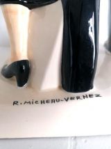 Couple de bigoudens dans le vent, par R.Micheau Vernez, Henr