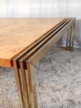 Table basse design en loupe d’orme et laiton – années 70