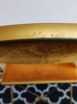 chaises pliantes en métal doré et velours moutarde