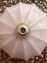 suspension  vintage  , verre  rose