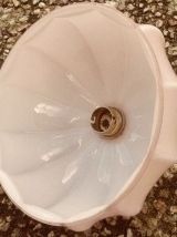 suspension  vintage  , verre  rose