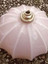 suspension  vintage  , verre  rose