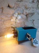 Projecteur de diapos recyclé en lampe déco, à télécommande