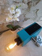 Projecteur de diapos recyclé en lampe déco, à télécommande