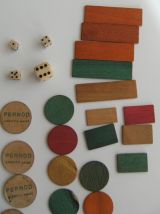 Boite de mise jetons publicitaires pernod apéritifs anisés 