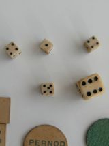 Boite de mise jetons publicitaires pernod apéritifs anisés 