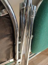 chaises pliantes métal chromé et tissu vert chiné