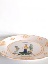 Assiette en faïence de Nevers 
