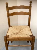 Quatre chaises en bois paillées