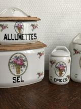 Pot à épices en faïence et théière 