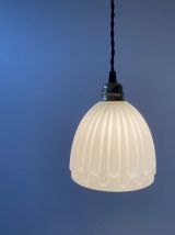 LOT 2 ANCIENNES SUSPENSIONS EN OPALINE  VINTAGE