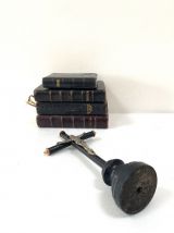 Crucifix ancien en bois noir 