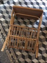 Porte revue en rotin vintage