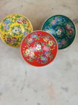 3 coupelles et soucoupes made in Japan NEUVES 