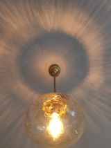 suspension vintage globe en verre ambré