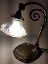 lampe art nouveau avec tulipe opalescent